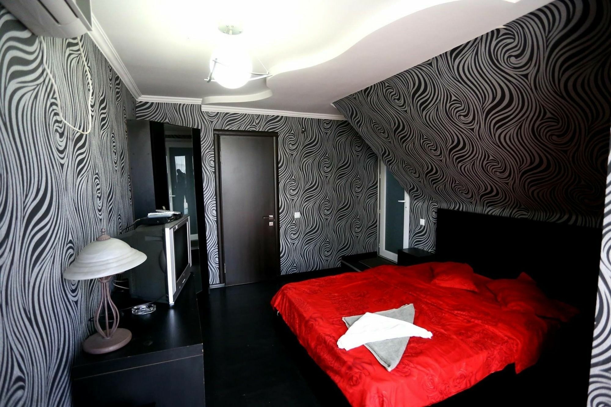 Hotel Cristal Palace Tbilisi Exterior foto